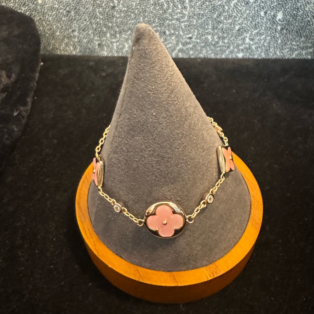 Louis Vuitton Gold and Pink Monogram AU750 Bracelet - Picture 4 of 6
